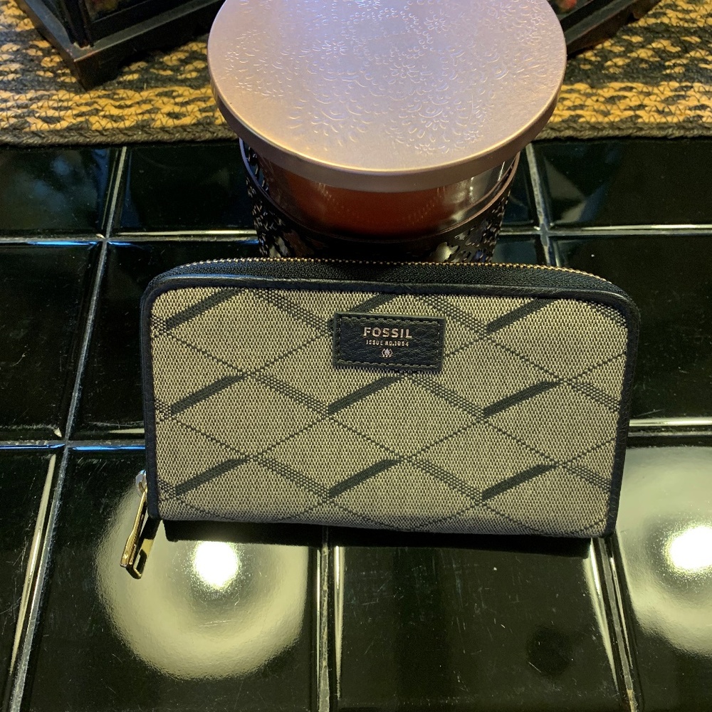 Fossil Grey/Black Zip Around Phone Wallet (Small)
